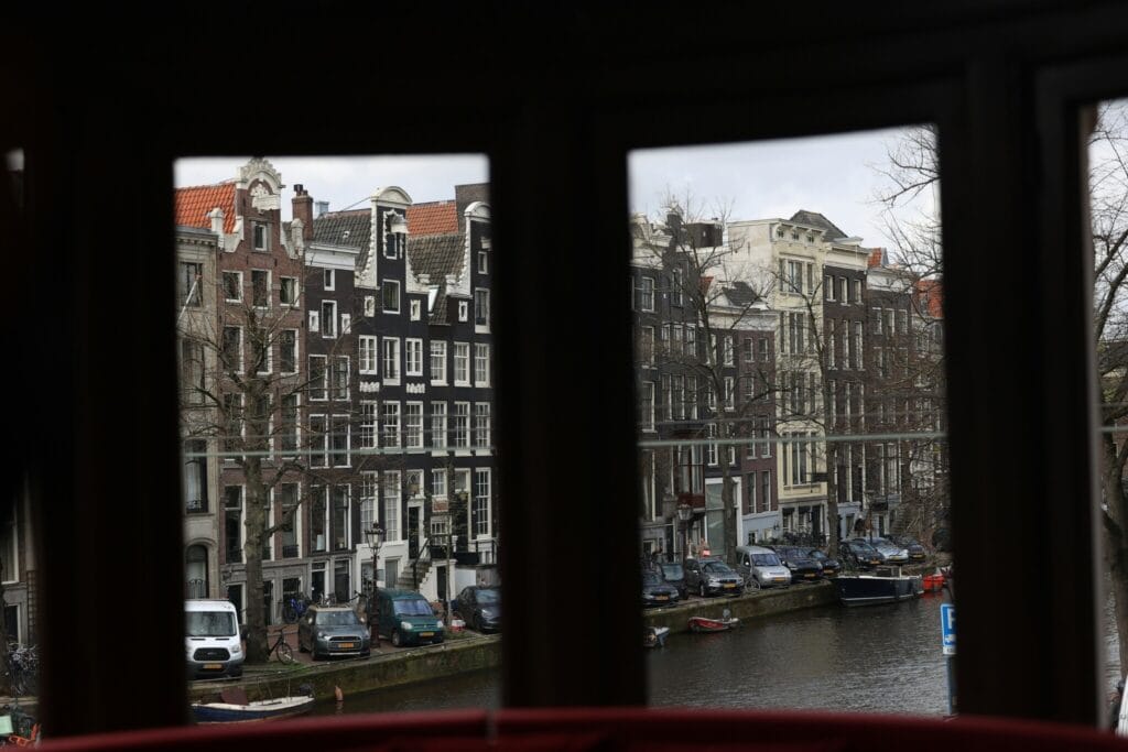 Slot vervangen na inbraak in Amsterdam: stap voor stap uitgelegd